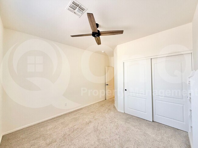 Building Photo - 9414 W Ross Ave
