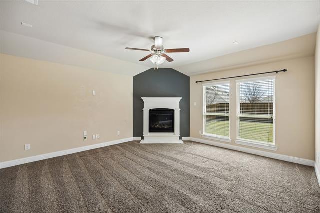 Building Photo - 945 Bluebird Way