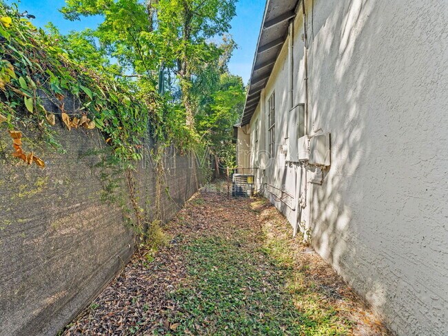 Building Photo - 8210 N Klondyke St