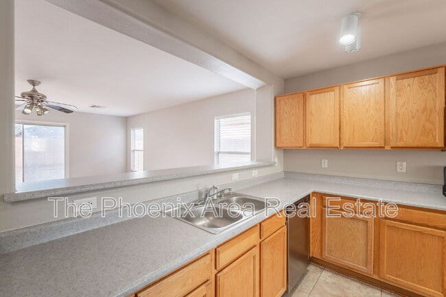 Building Photo - 2685 E Olivine Rd