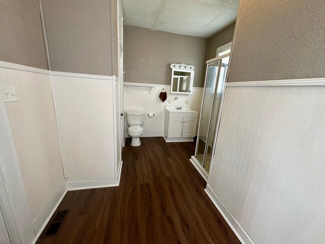 Building Photo - 595 N Washington St