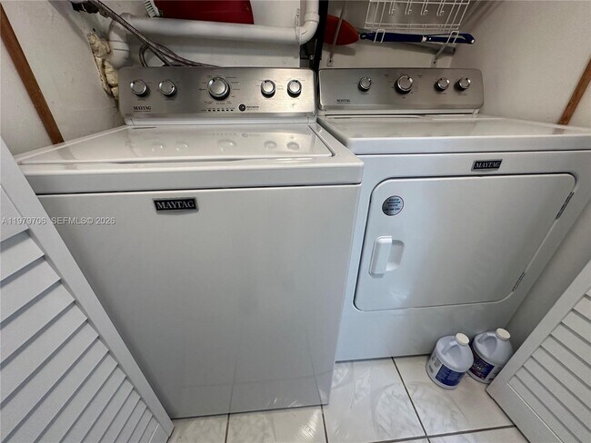 Building Photo - 9440 W Flagler St