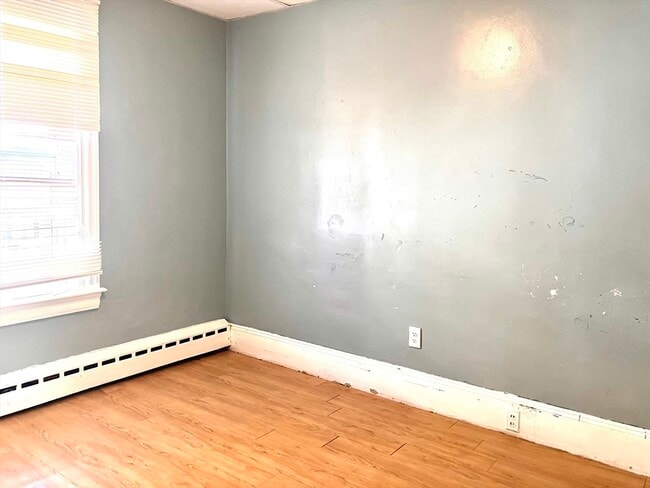 Building Photo - 9 Laurel St