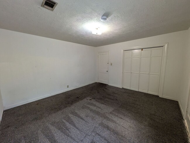 Building Photo - 4670 Maddox St