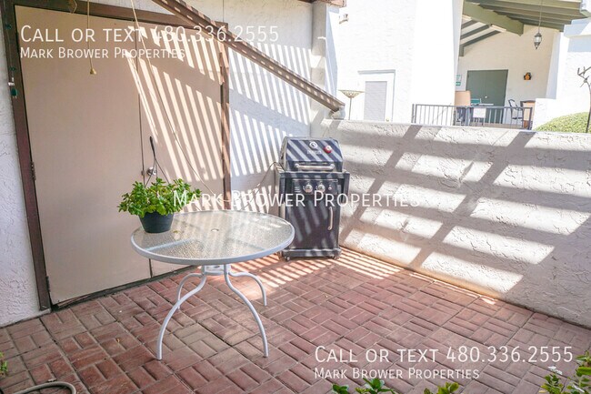 Building Photo - 3229 S Fairfield Dr