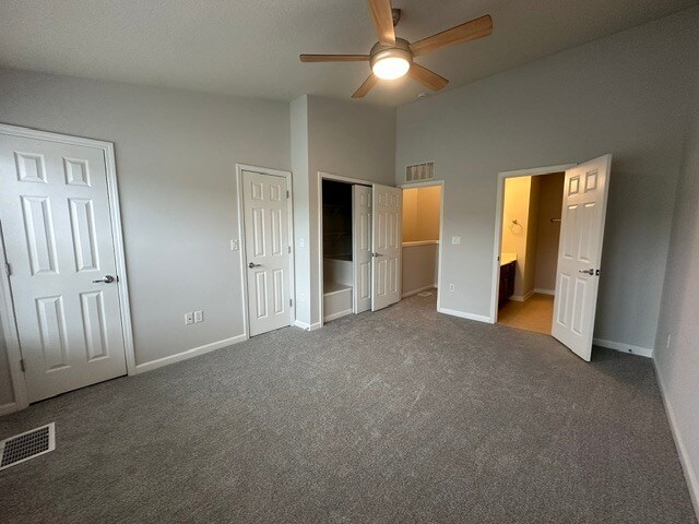Building Photo - Stunning Townhome With Pond View In Gated Community