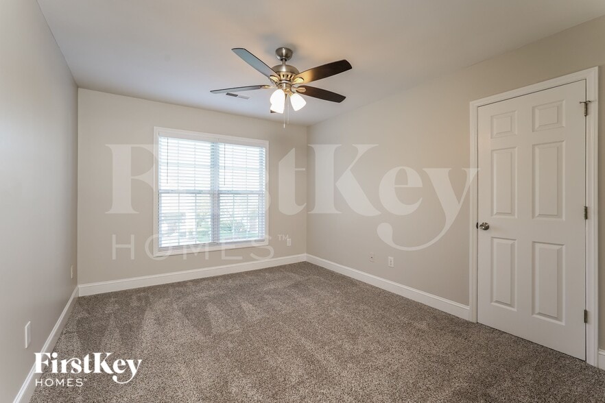 Building Photo - 5233 Old Plantation Cir