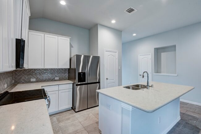 Building Photo - 208 Shoreview Dr