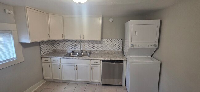 Building Photo - 712 40th St