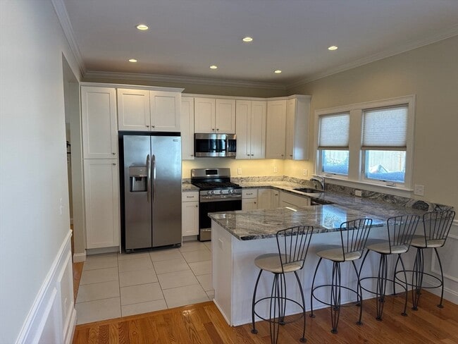 Building Photo - 14 Chapel St