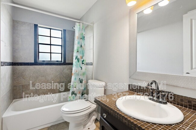 Building Photo - 1315 America St