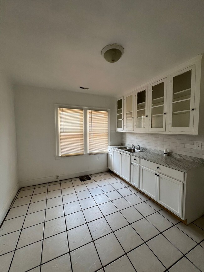 Building Photo - 3444 Bedford St