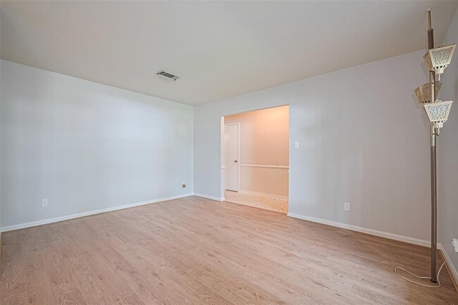 Building Photo - 2530 Bandelier Dr