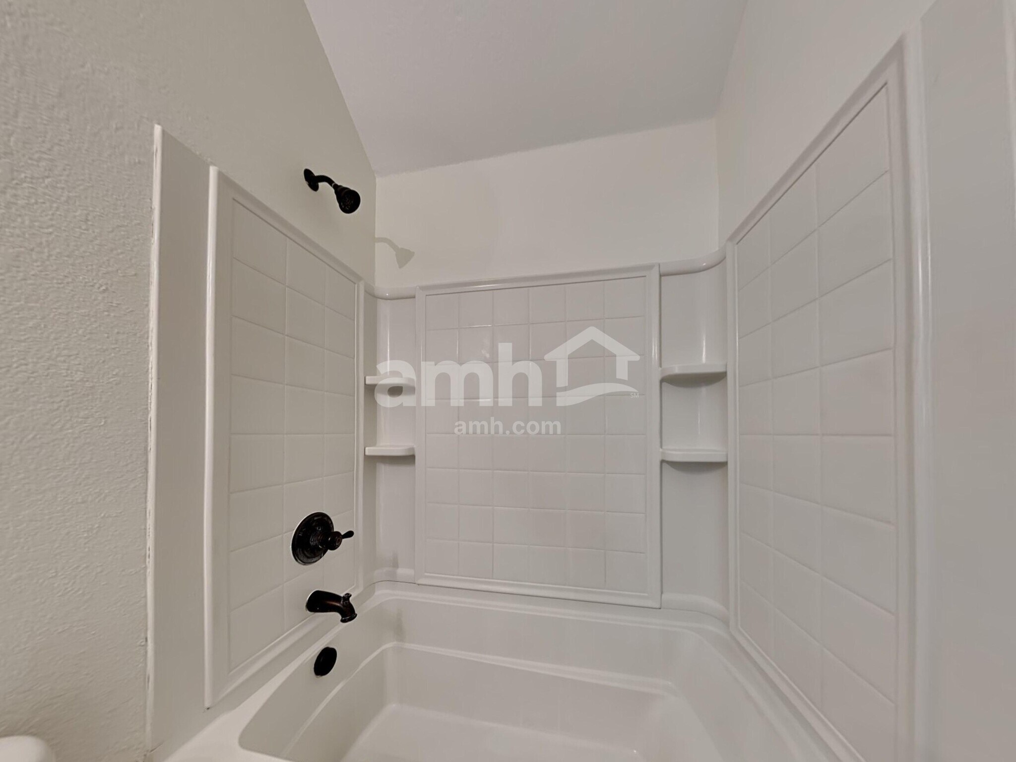 Building Photo - 625 Vickie St