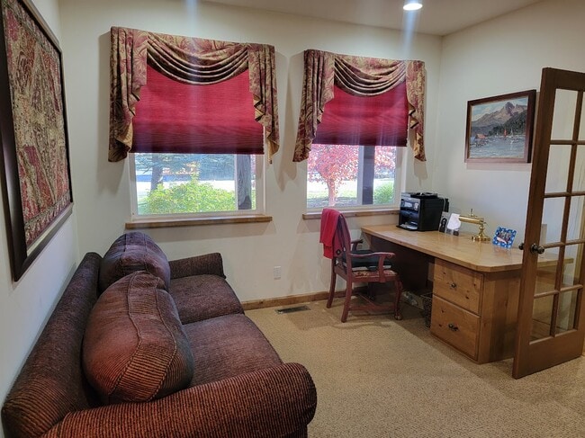 Building Photo - 1611 Heroic Rd