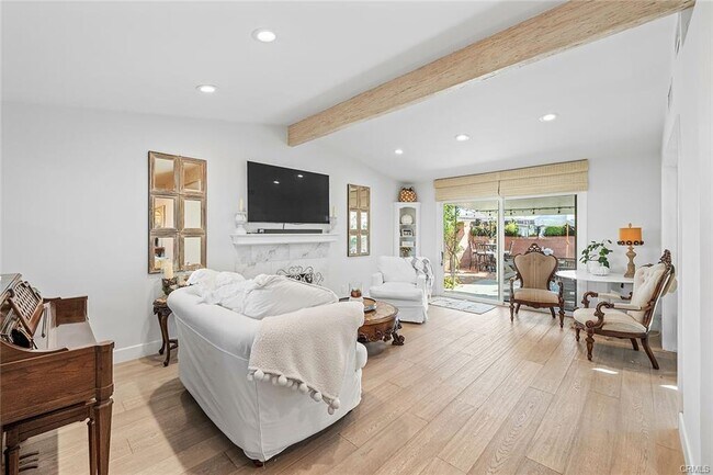 Building Photo - 950 Marvista Ave