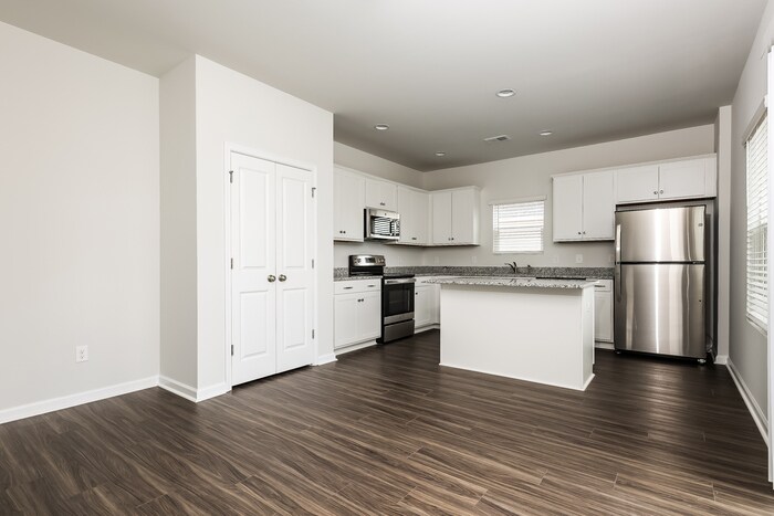 Building Photo - 109 Percheron Dr