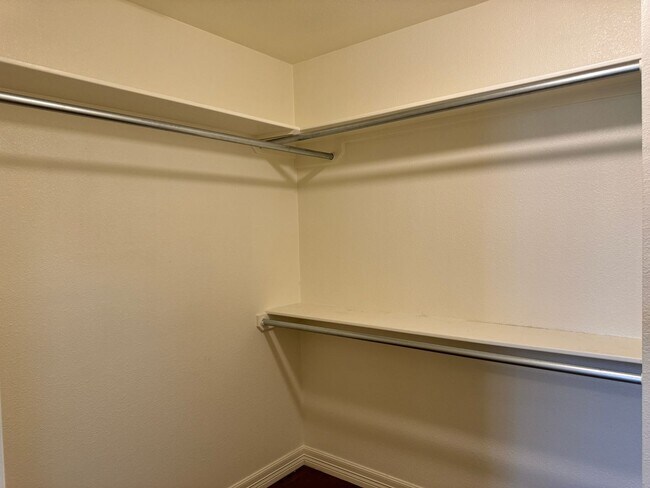 Building Photo - 15786 County Rd 472