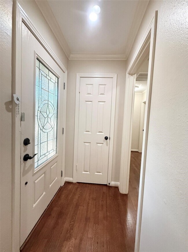 Building Photo - 5545 Pagewood Ln