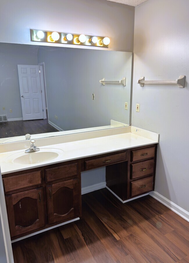 Building Photo - 2819 Hidden Creek Cove