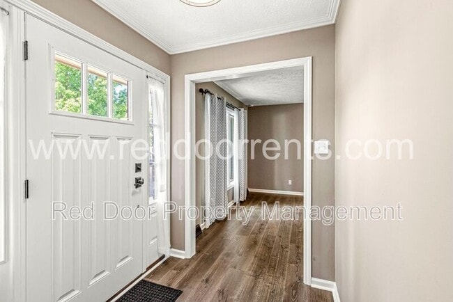 Building Photo - 8635 Bishops Ln