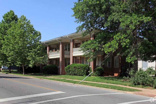 Building Photo - Betty Lou Appartments - 2Bro LLC - SJ