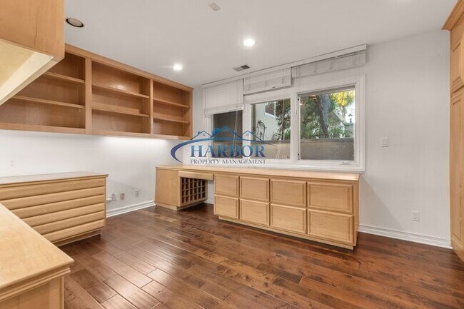 Building Photo - 1504 Vía Margarita