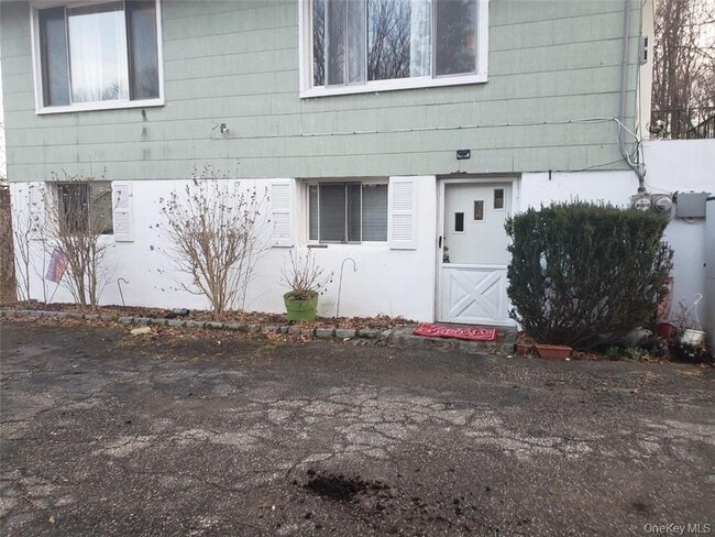 Building Photo - 8 Beech Pl