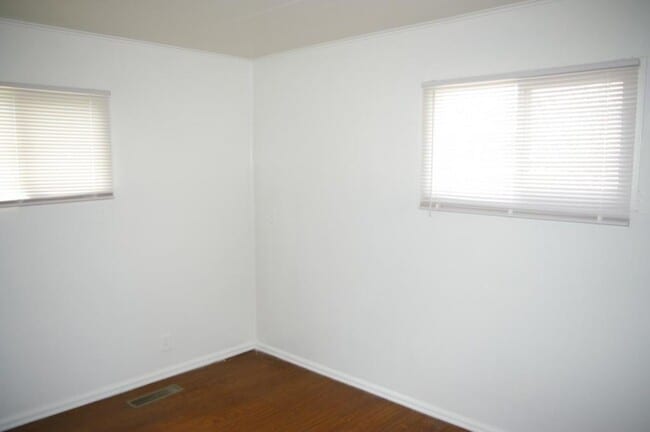Building Photo - 2849 Eagledale Dr