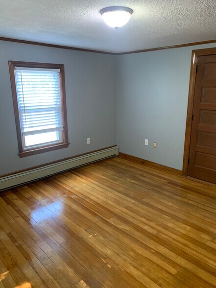 Building Photo - 279 Broad St