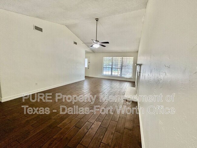 Building Photo - 2626 Bennington Ct