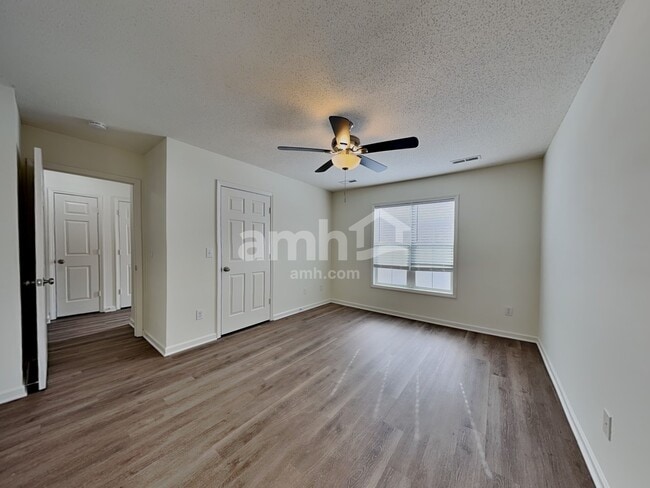 Building Photo - 201 Charlotte Ct