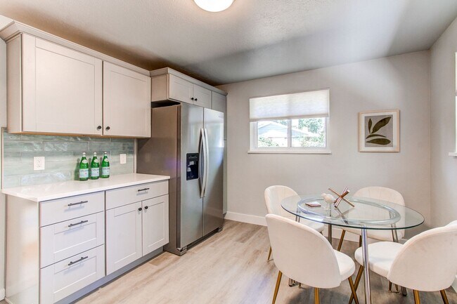 Building Photo - Charming 2BR Duplex in Lakewood by Crown H...