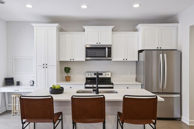 Building Photo - 804 Dailey Pl