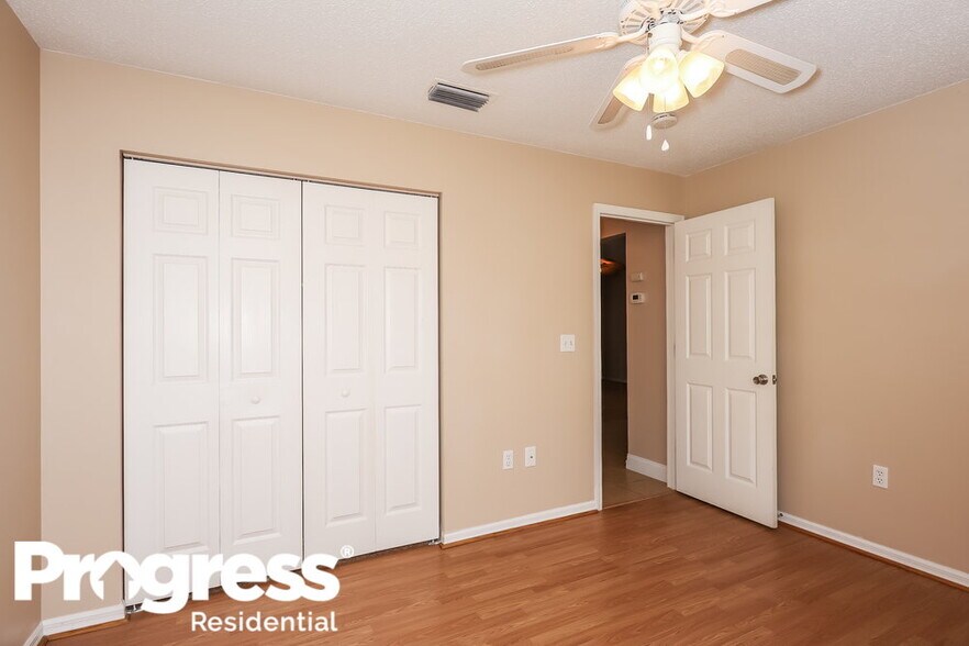 Building Photo - 4208 76th Dr E