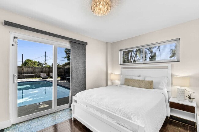 Building Photo - 3624 SW 22nd St