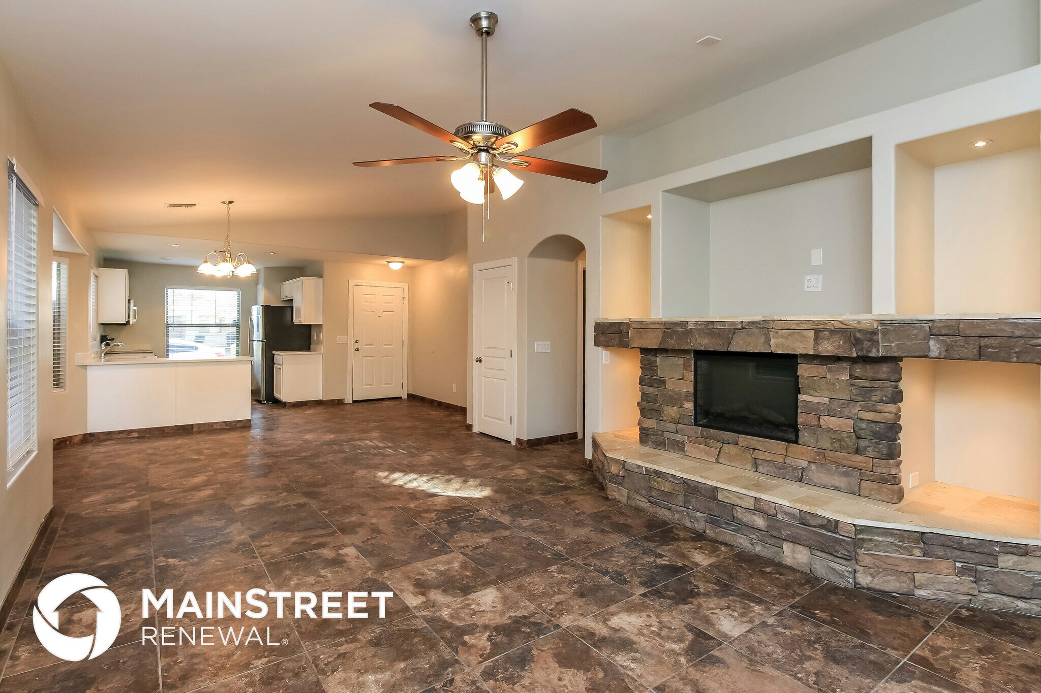 Building Photo - 1634 W La Salle St