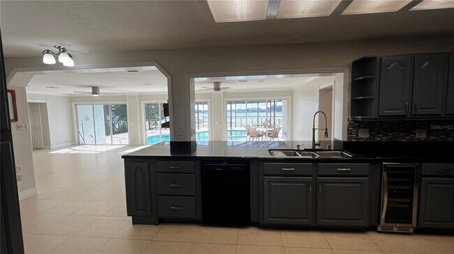 Building Photo - 8625 Vista Shores Ct