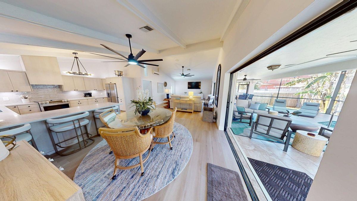 Building Photo - 663 110th Ave N