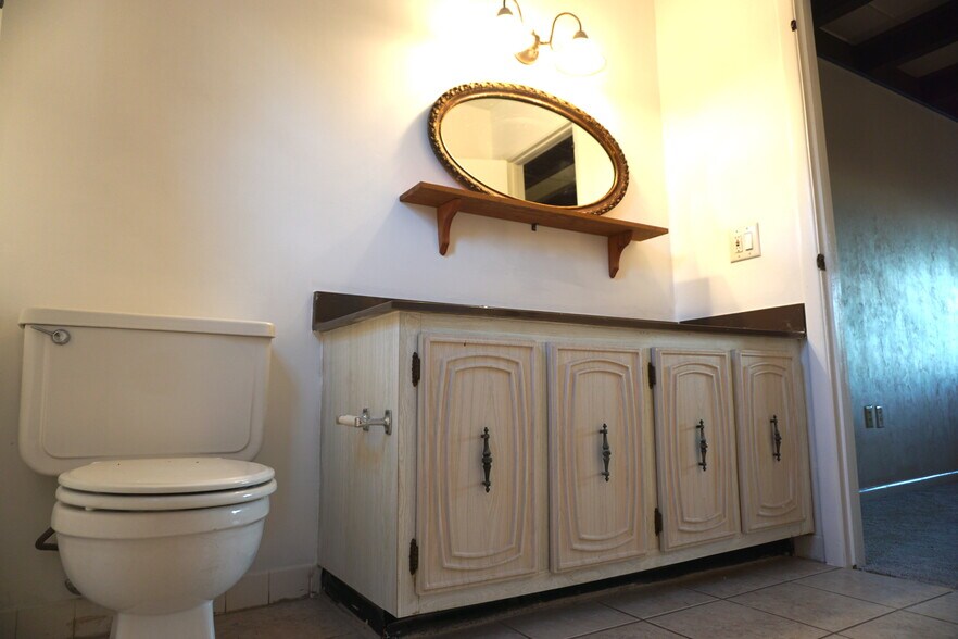 Building Photo - 705 SW 75th St