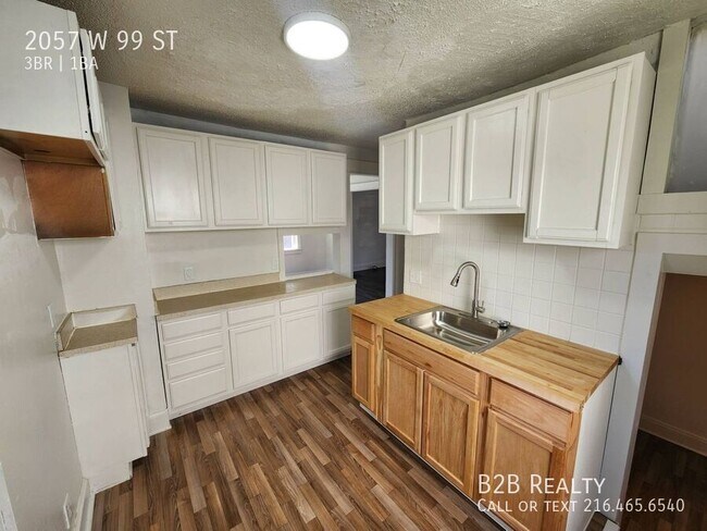 Building Photo - 2057 W 99th St