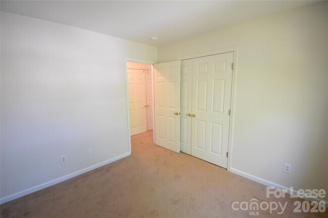 Building Photo - 3704 Wind Ridge Pl