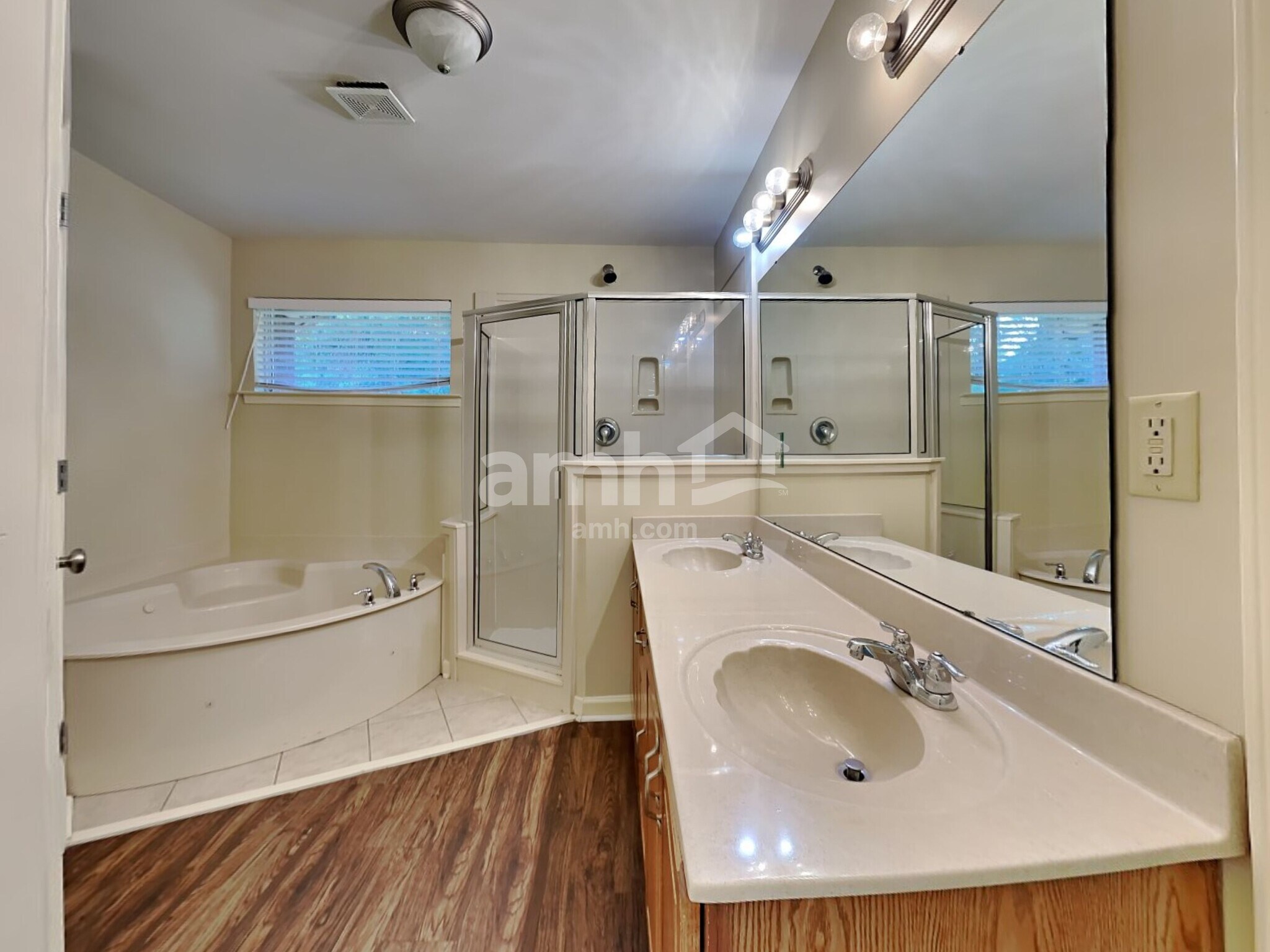 Building Photo - 5927 Peterson Ridge Ln