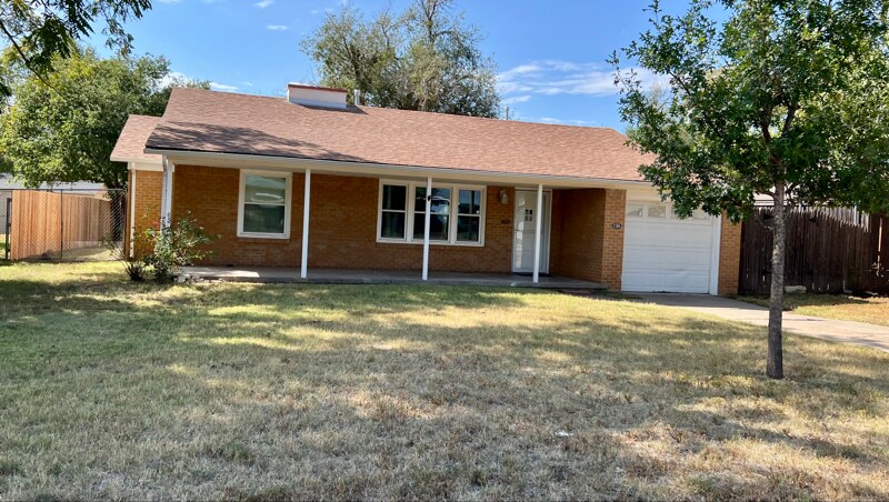 Primary Photo - 2104 S Travis St