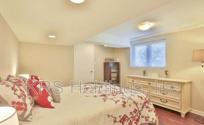 Building Photo - 7110 Murray Ln