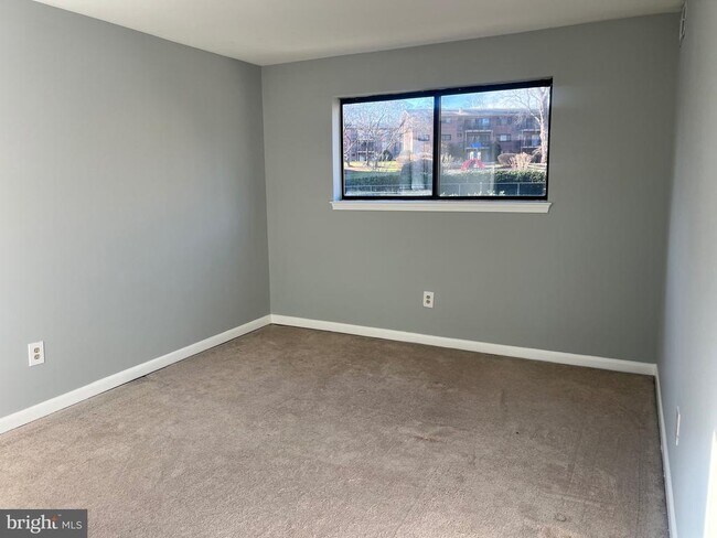 Building Photo - 7368 Lee Hwy