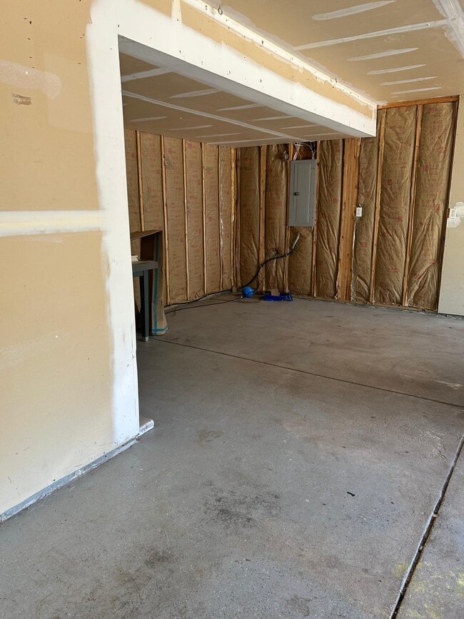 Building Photo - 2738 Birchwood Dr