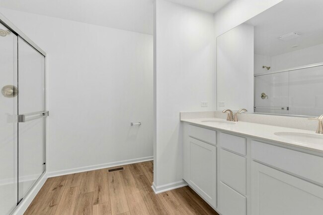 Building Photo - 10973 Green Pl