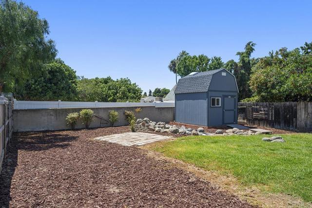 Building Photo - 586 Del Mar Ave