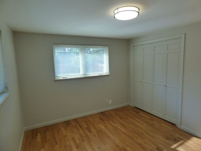 Building Photo - $0 DEPOSIT OPTION! RANCH STYLE HOME IN PRIME VIRGINIA VILLAGE!!!